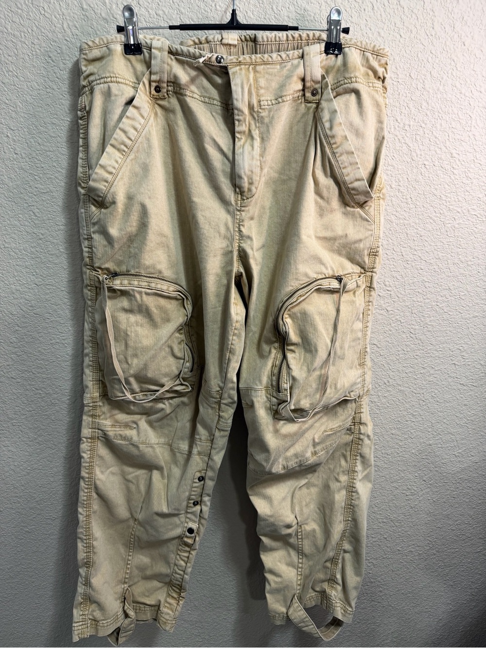 We The Free Light Tan Cargo Pants with Knee Pockets